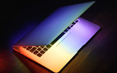 What is the difference between a tablet and a laptop?